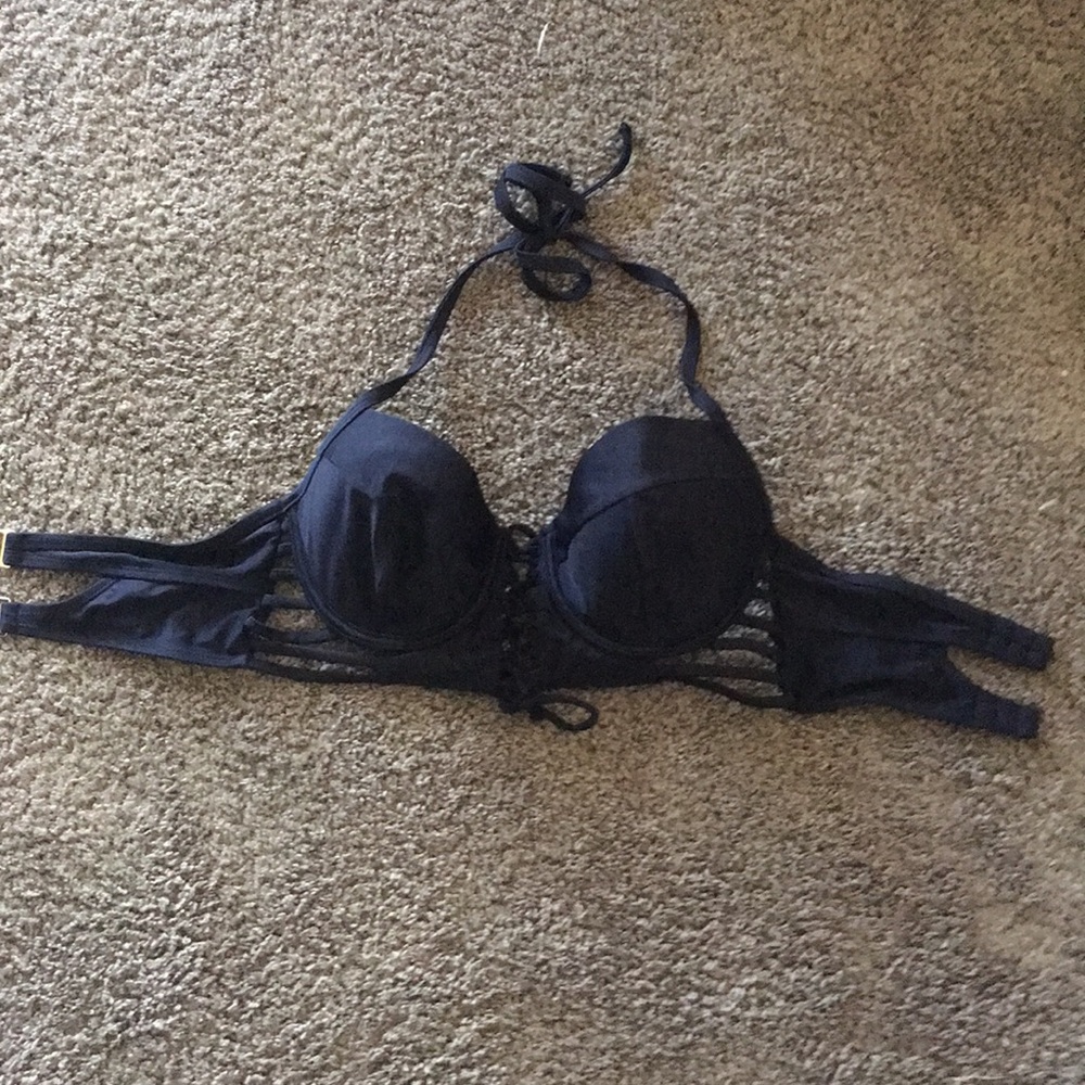 Black swimsuit top with underwire